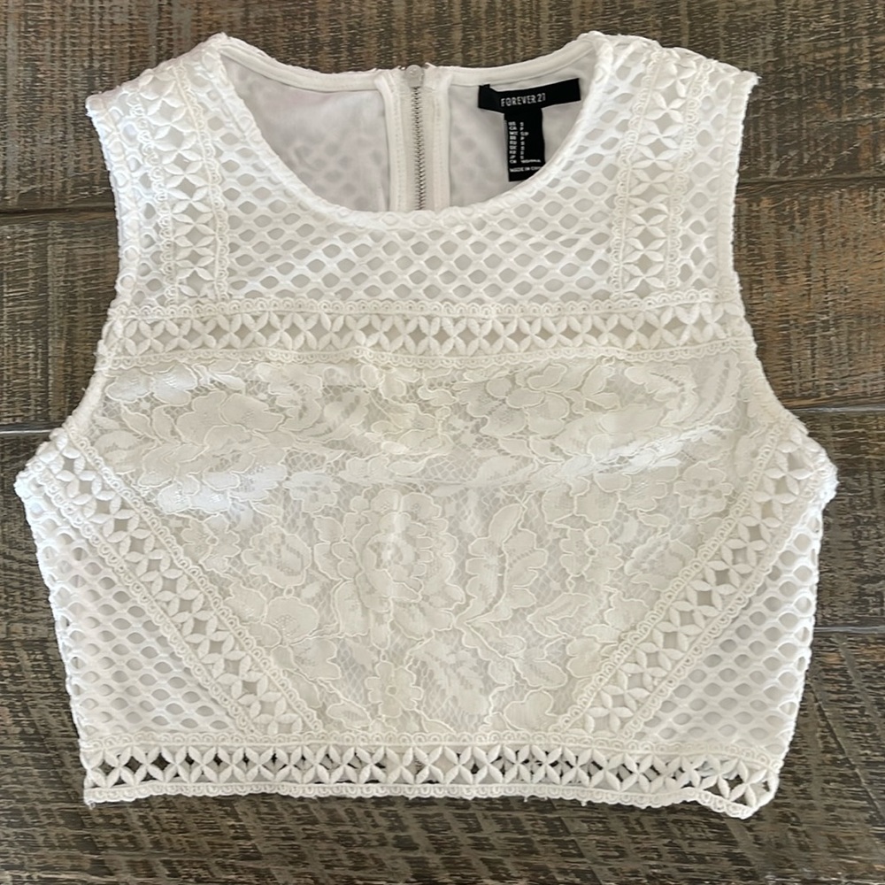 Forever 21 White Crop Top - NWT Size Small